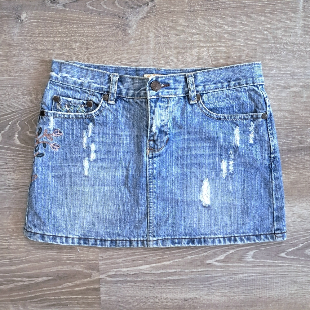 Vintage Jou Jou Distressed Denim Mini Skirt Size 6